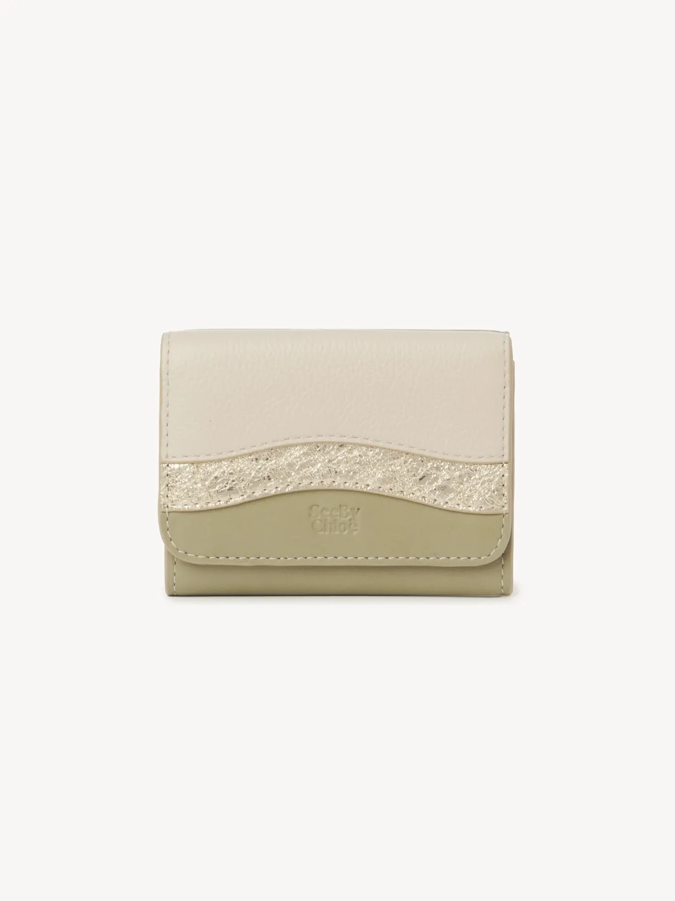 Women Chloé Layers Medium Tri-Fold
