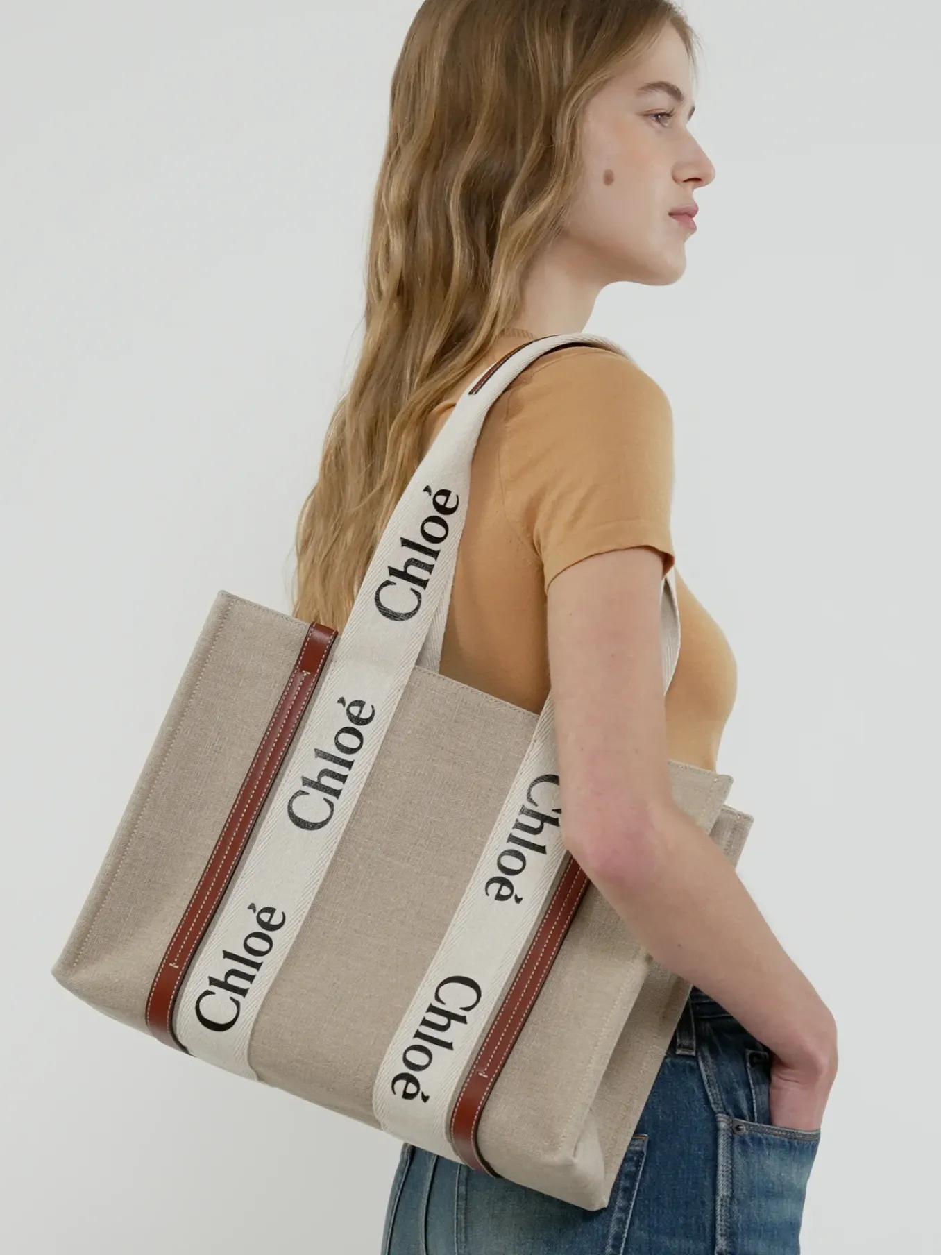Women Chloé Medium Woody Tote Bag