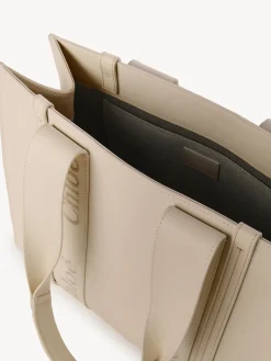 Women Chloé Medium Woody Tote Bag