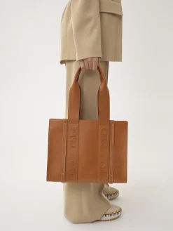 Women Chloé Medium Woody Tote Bag