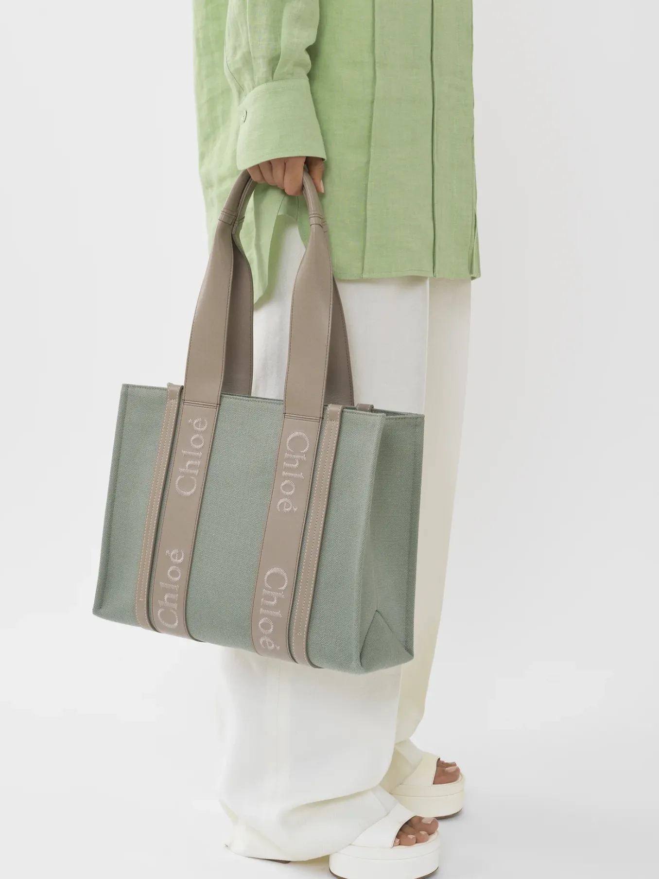 Women Chloé Medium Woody Tote Bag