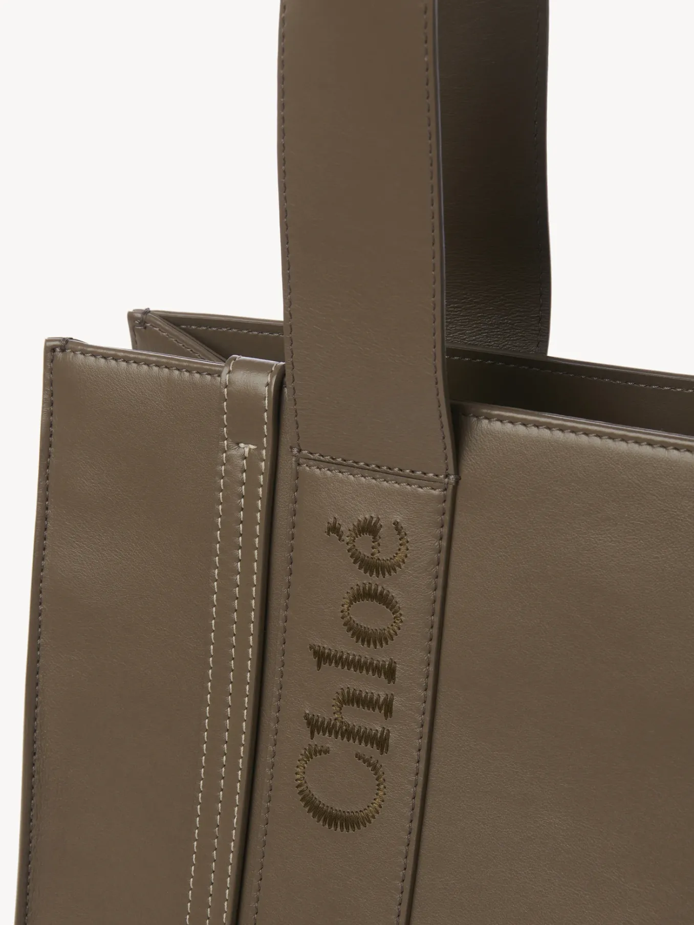Women Chloé Medium Woody Tote Bag