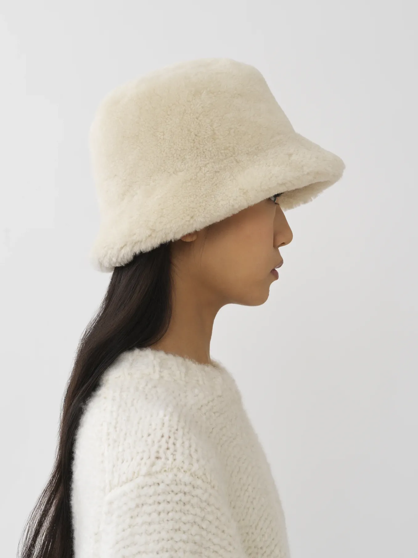 Women Chloé Shearling Hat